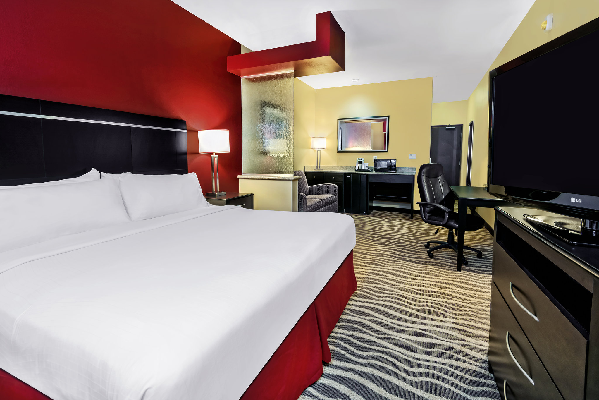 Holiday Inn Express Hotel & Suites Cotulla