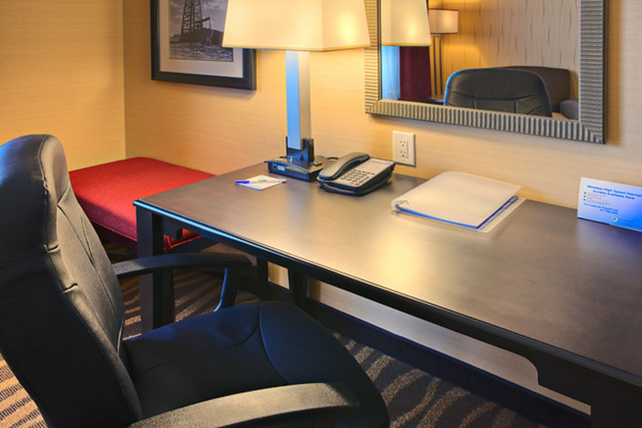 Holiday Inn Express Hotel & Suites Cotulla