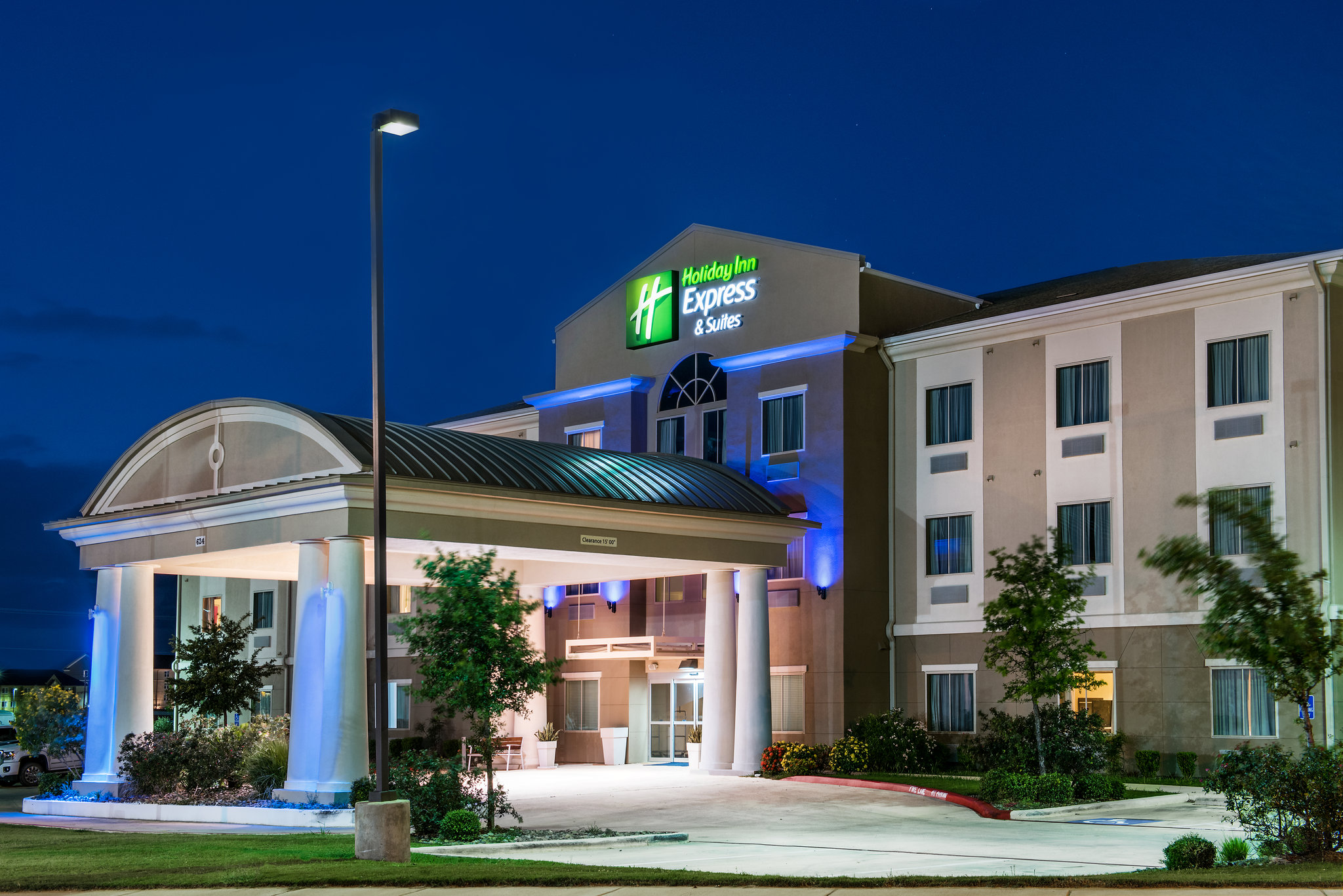 Holiday Inn Express Hotel & Suites Cotulla
