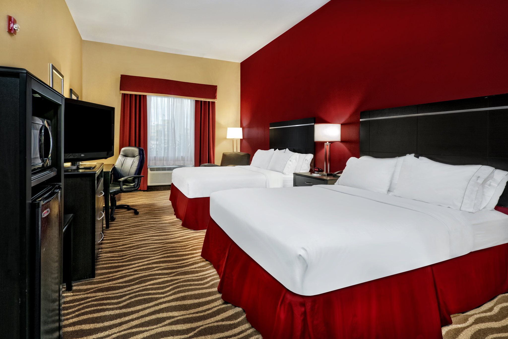 Holiday Inn Express Hotel & Suites Cotulla