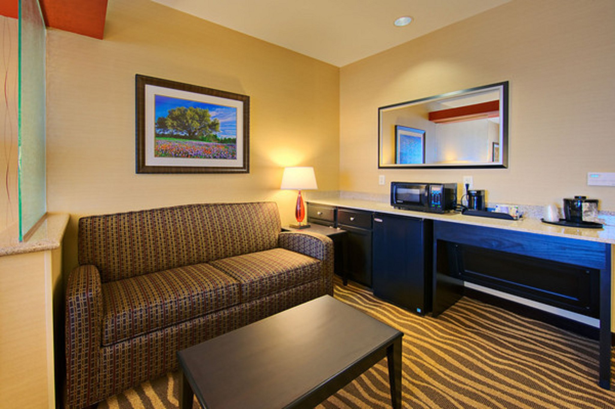 Holiday Inn Express Hotel & Suites Cotulla