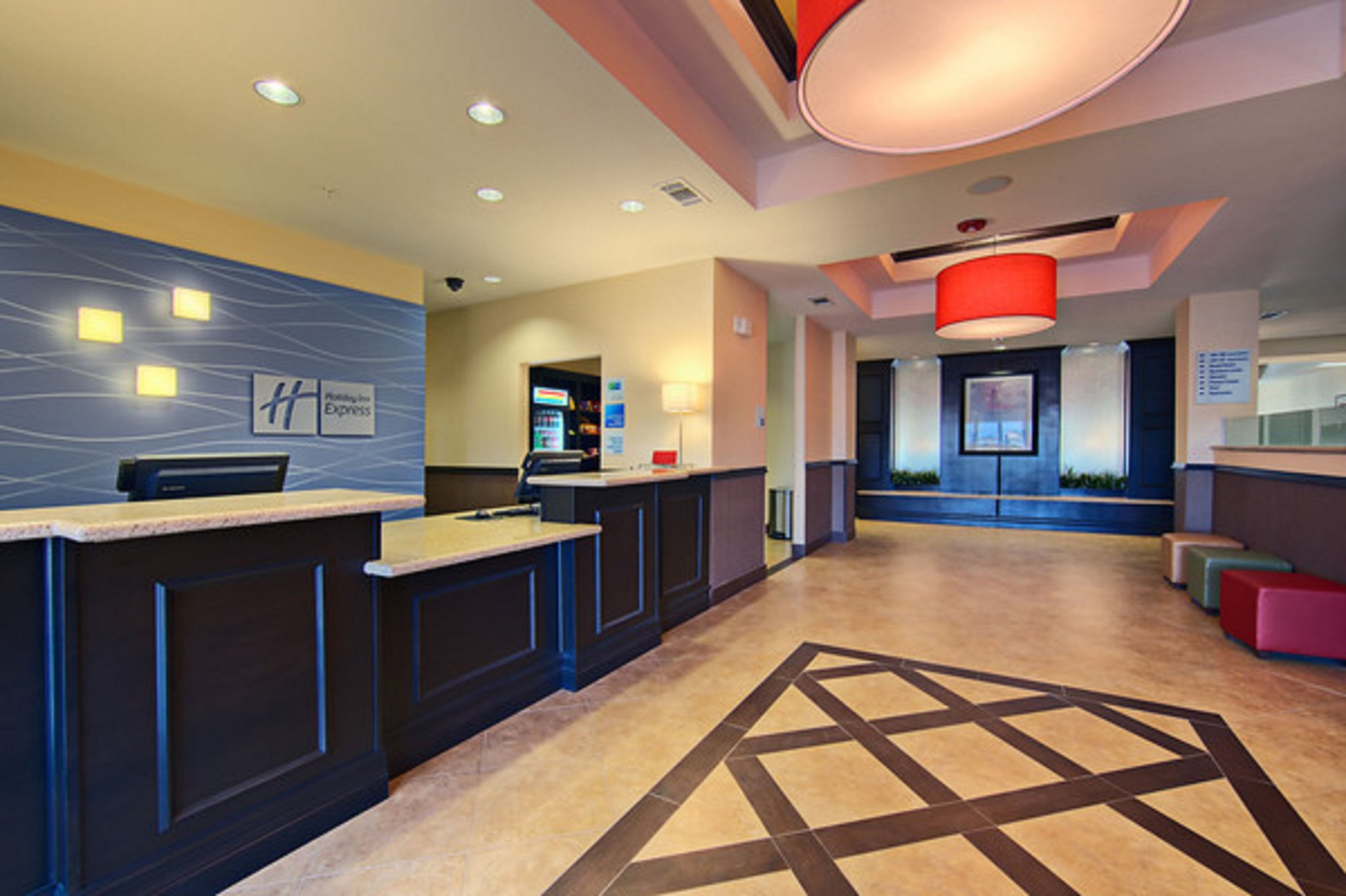 Holiday Inn Express Hotel & Suites Cotulla
