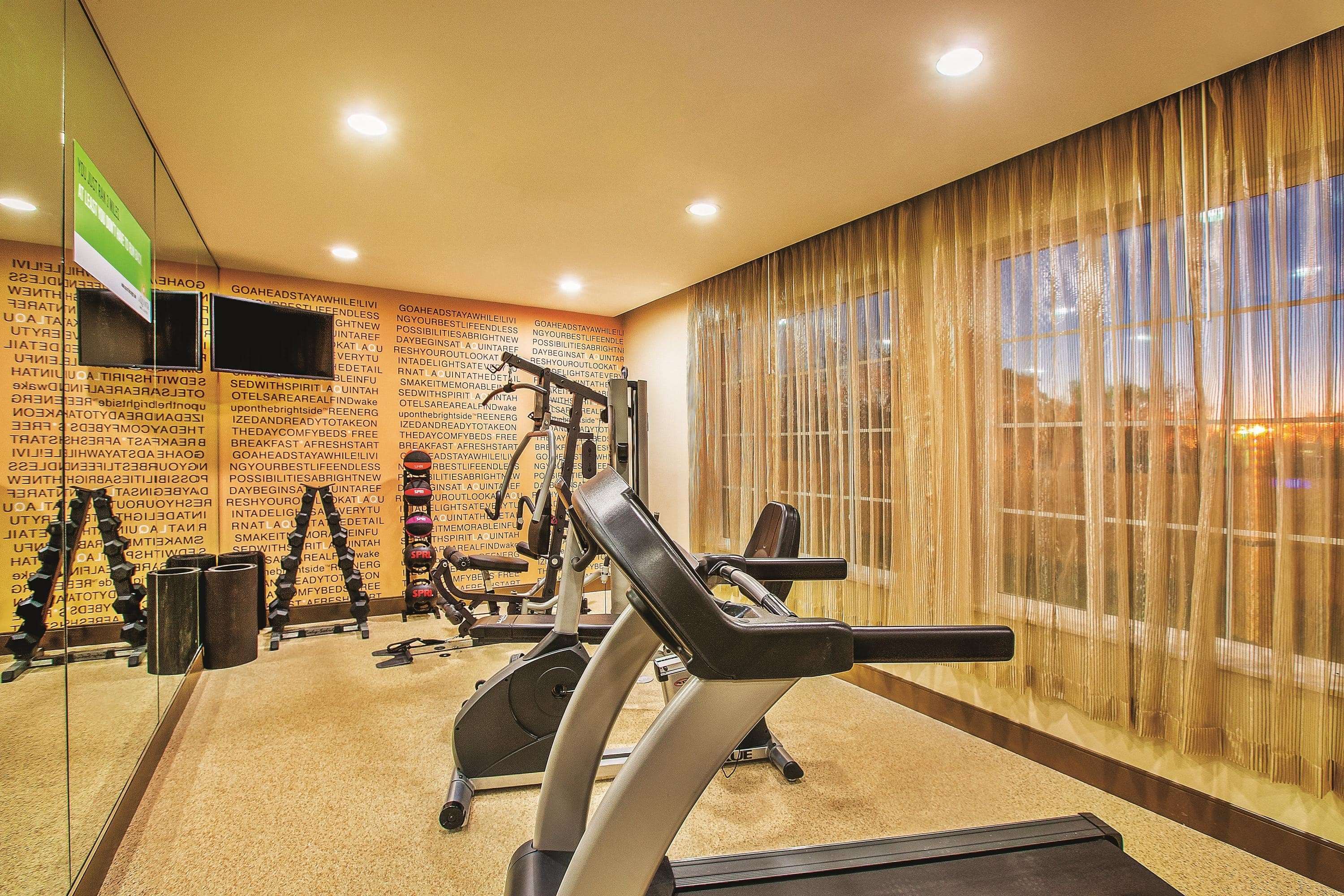 La Quinta Inn & Suites by Wyndham Cotulla