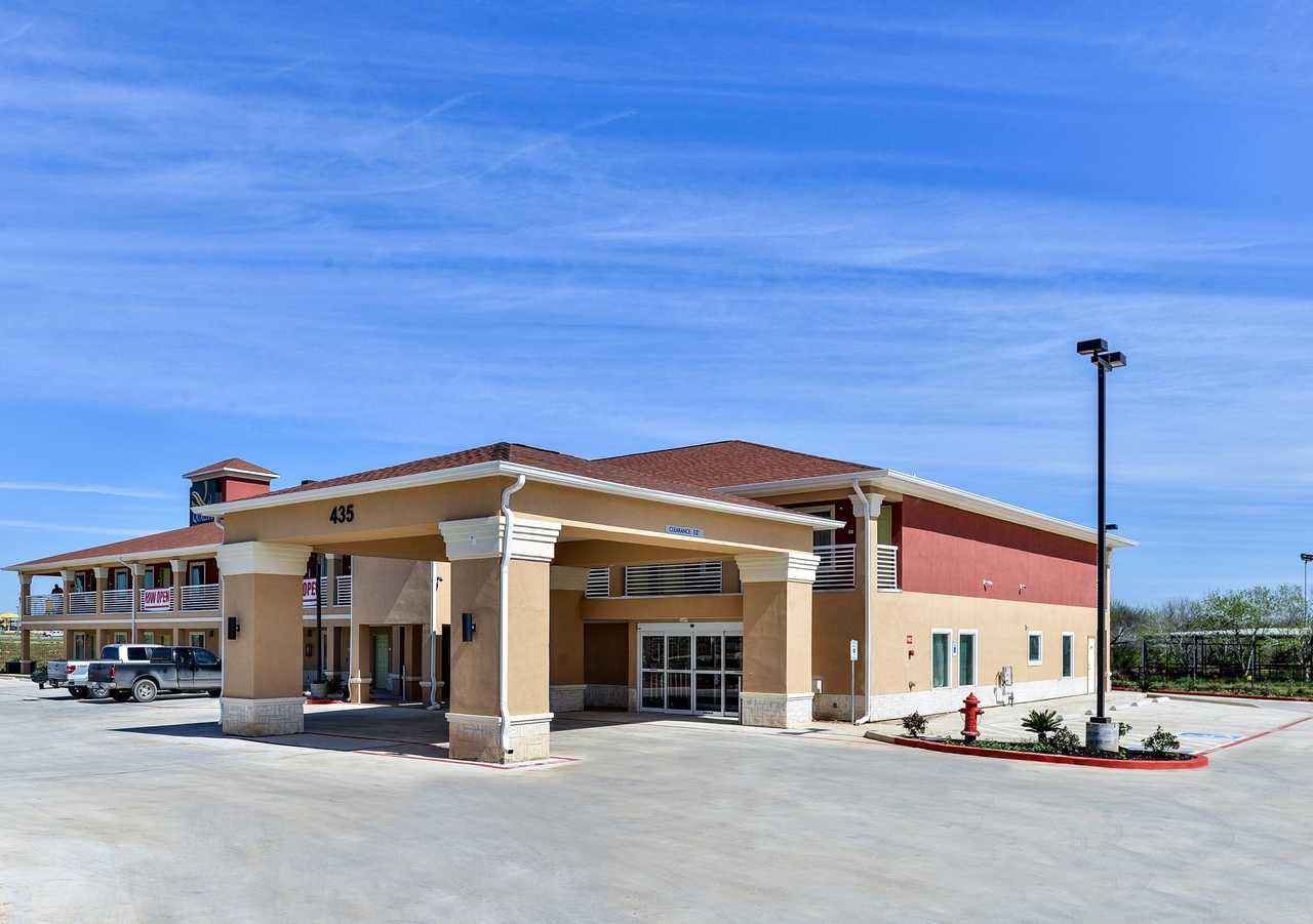 Scottish Inns and Suites Cotulla, TX