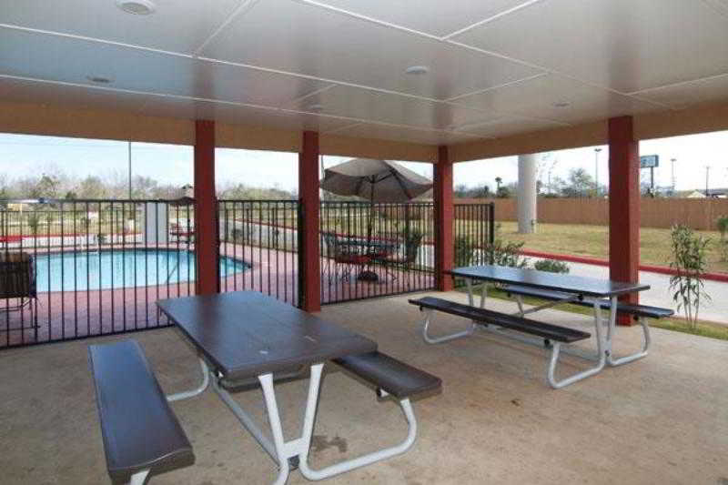 Whitten Inn Cotulla