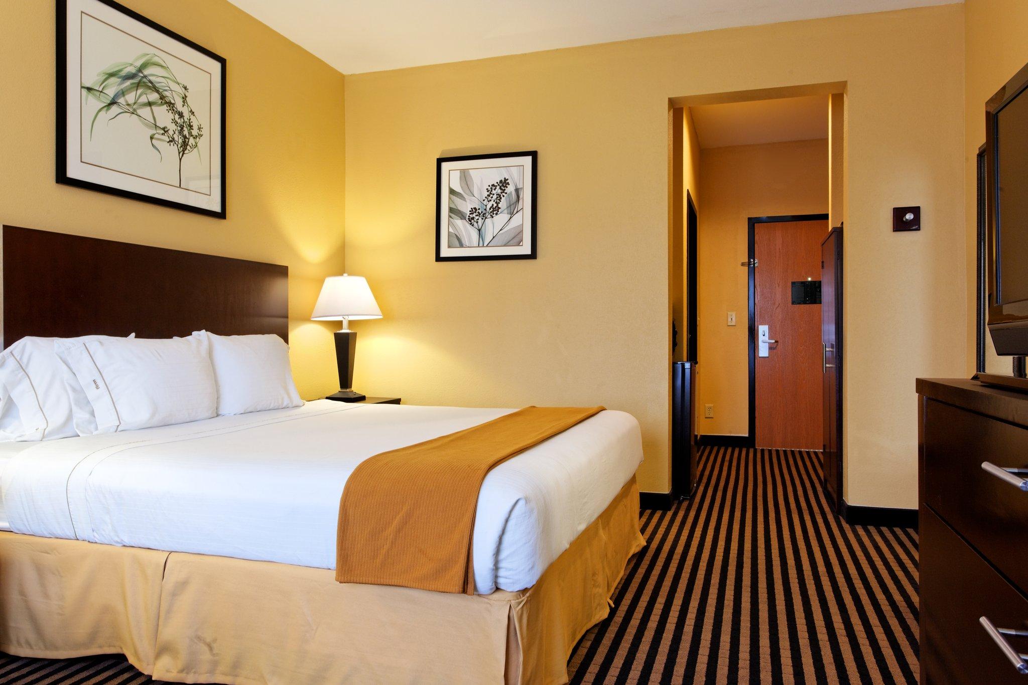 Holiday Inn Express Crockett