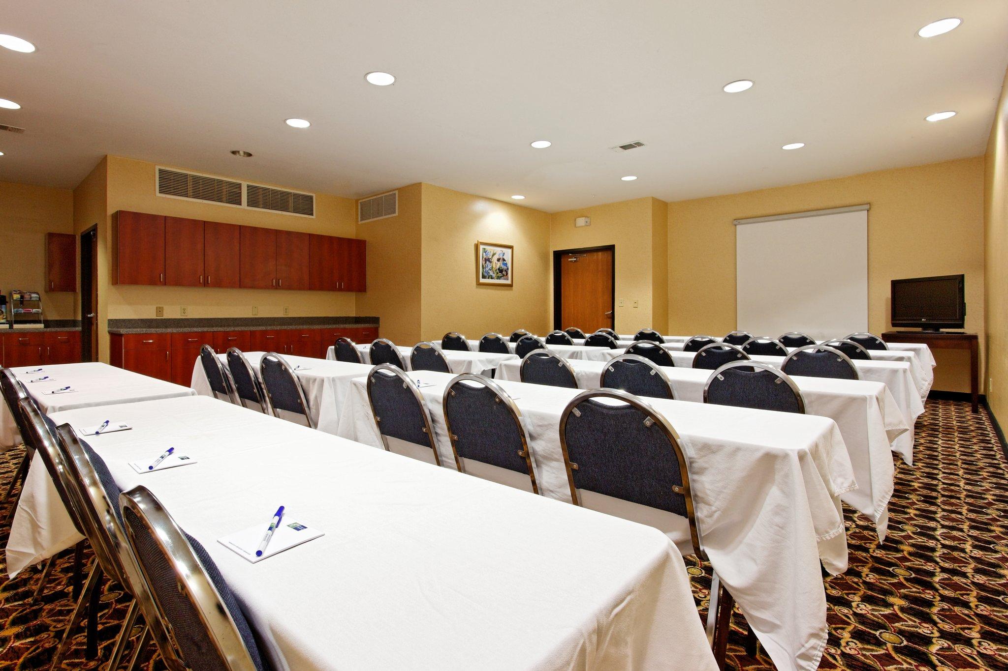 Holiday Inn Express Crockett