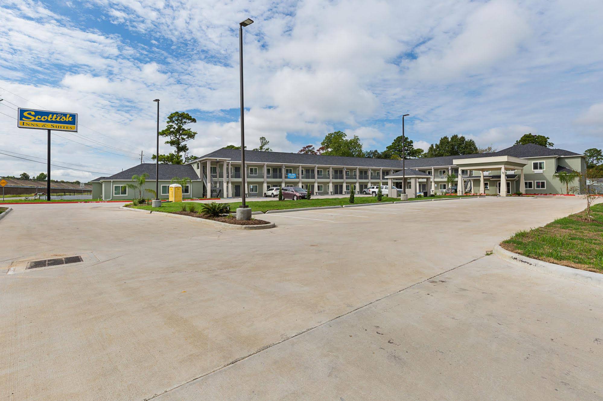 Scottish Inns and Suites Crosby