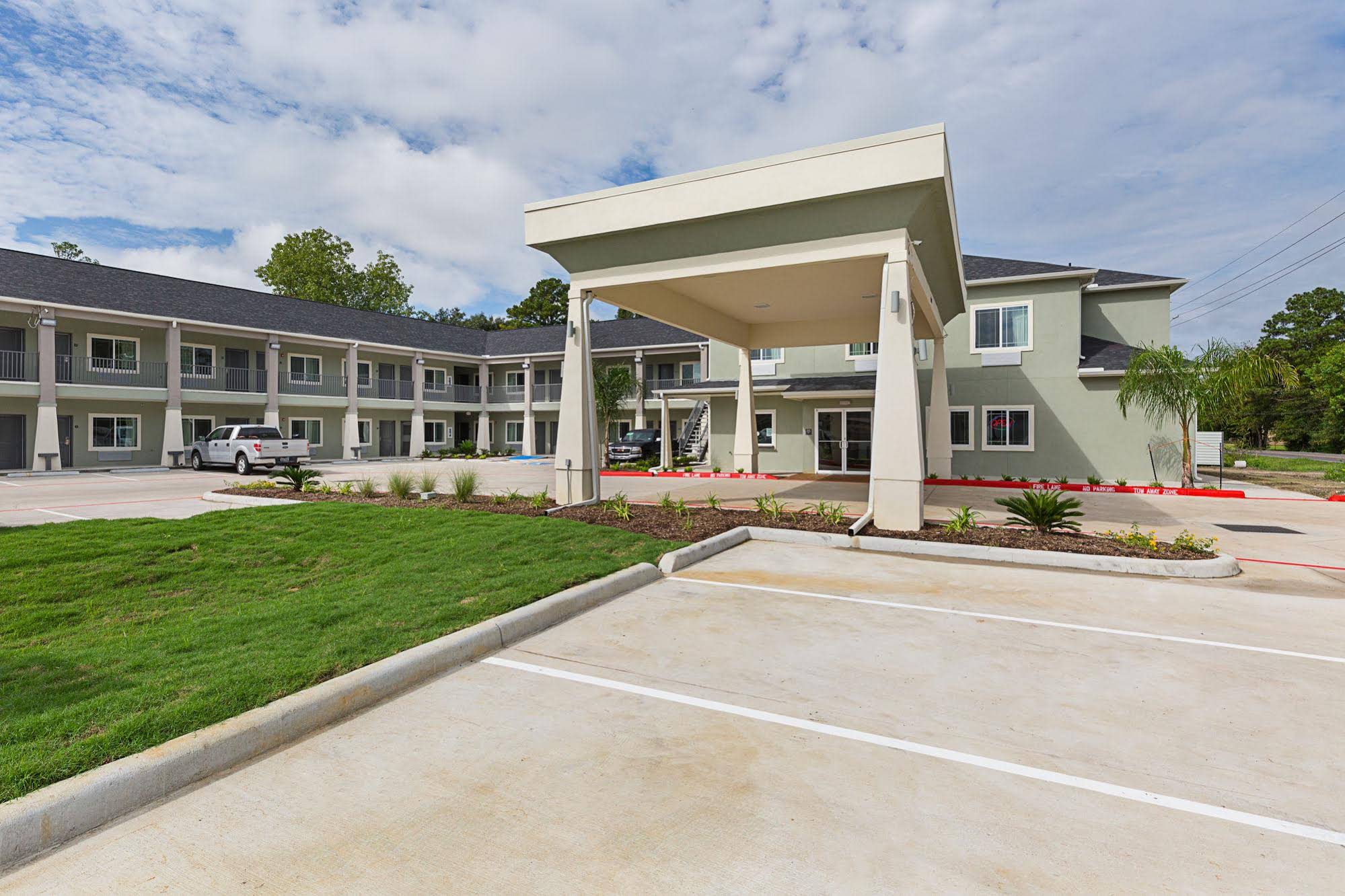Scottish Inns and Suites Crosby