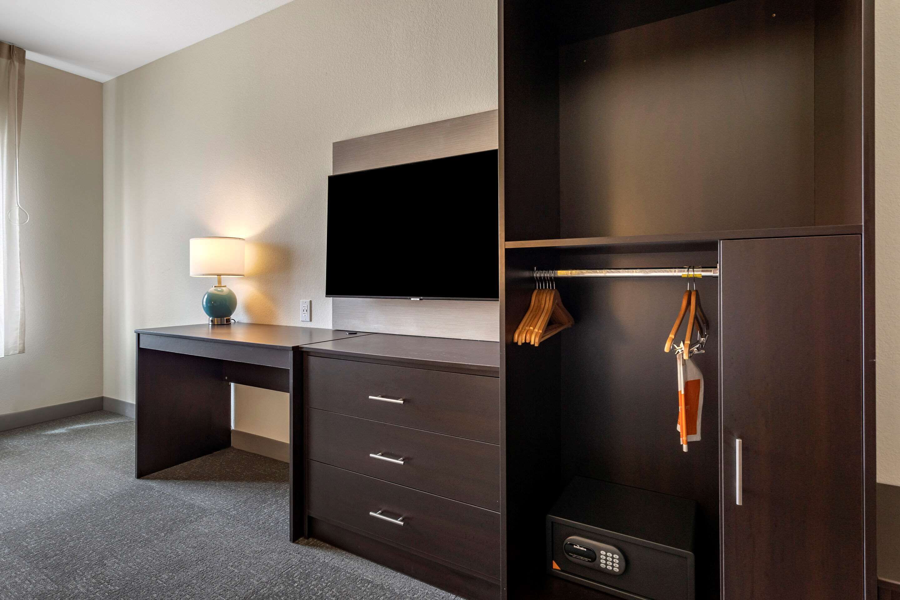 Sleep Inn & Suites