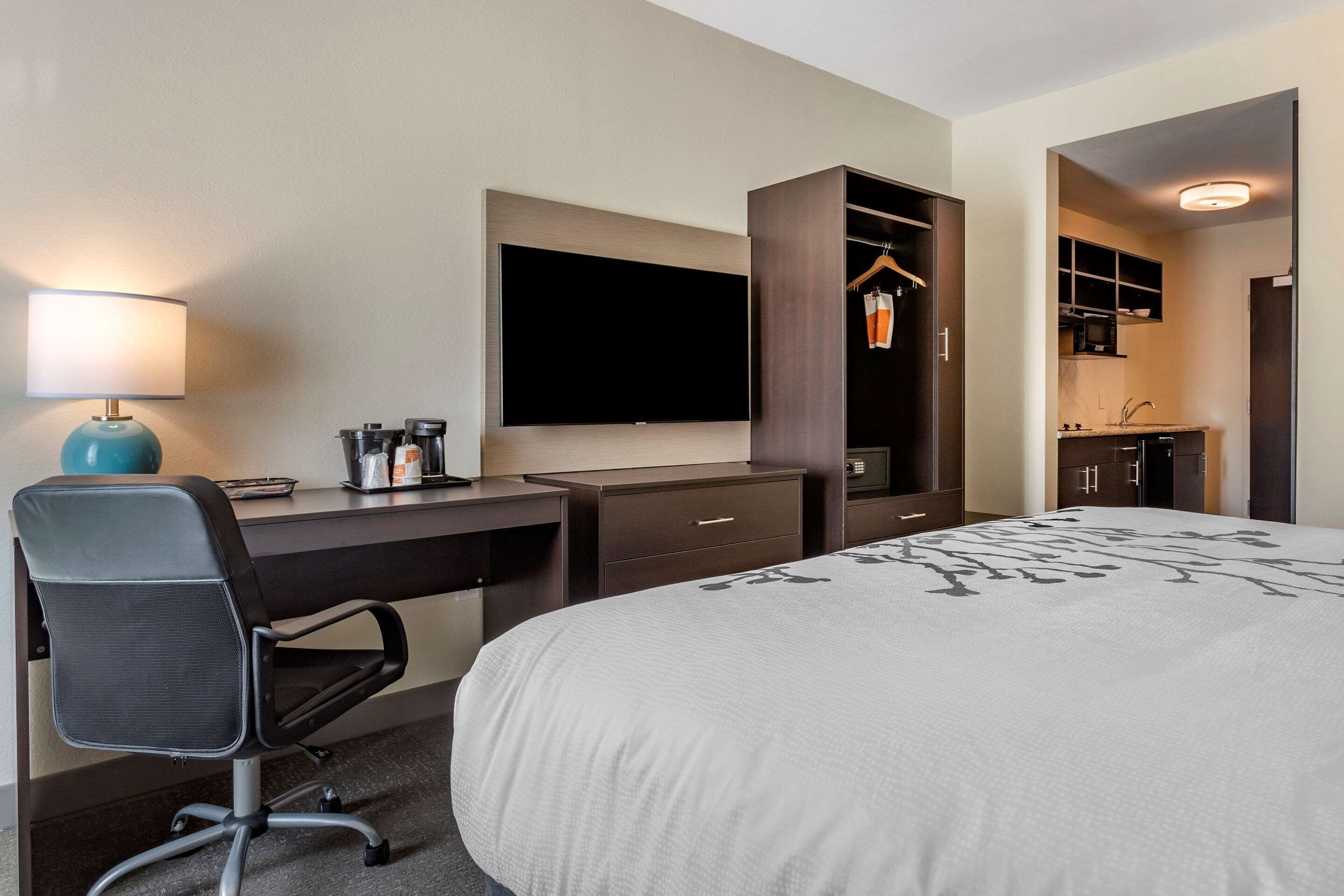 Sleep Inn & Suites