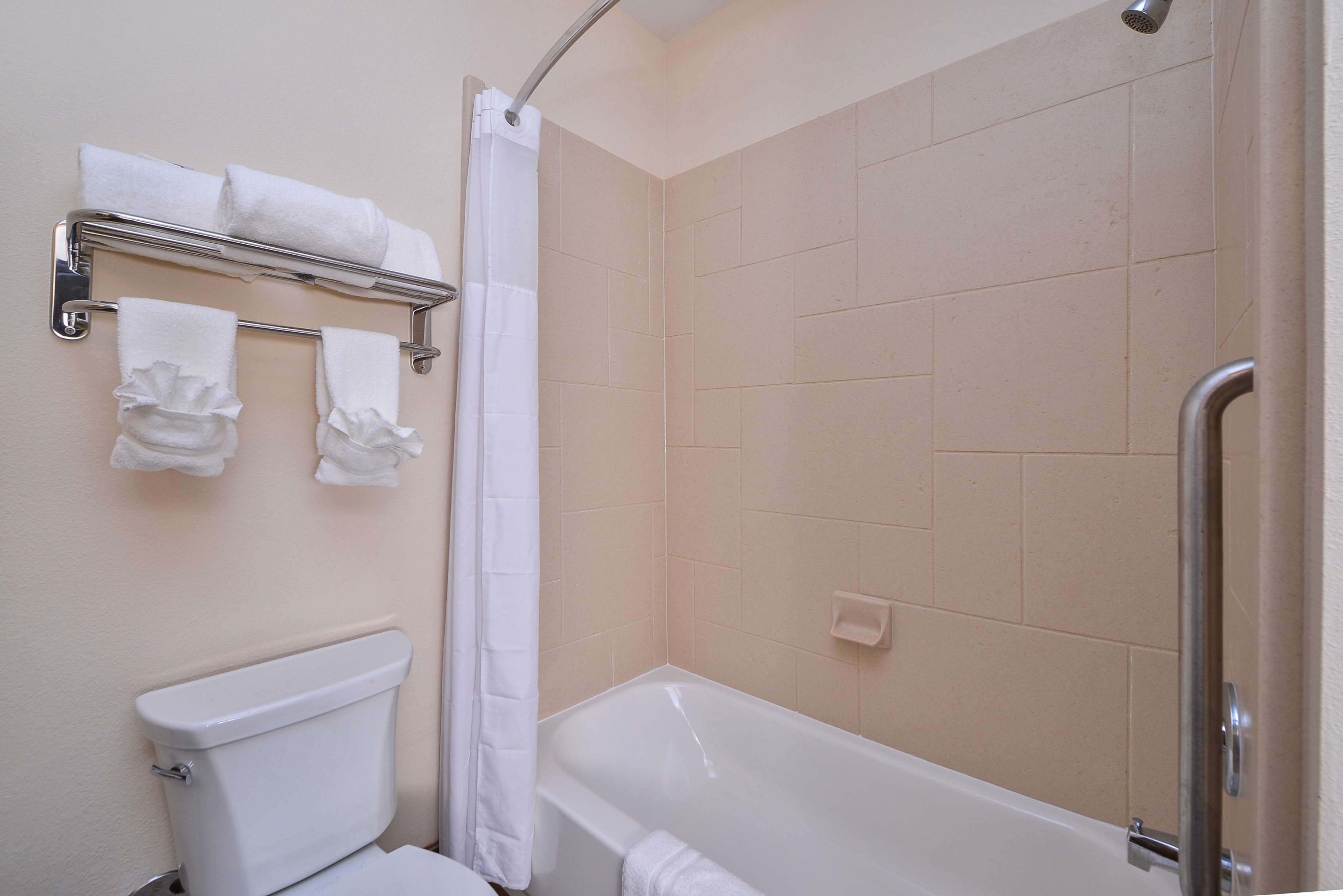 Americas Best Value Inn & Suites