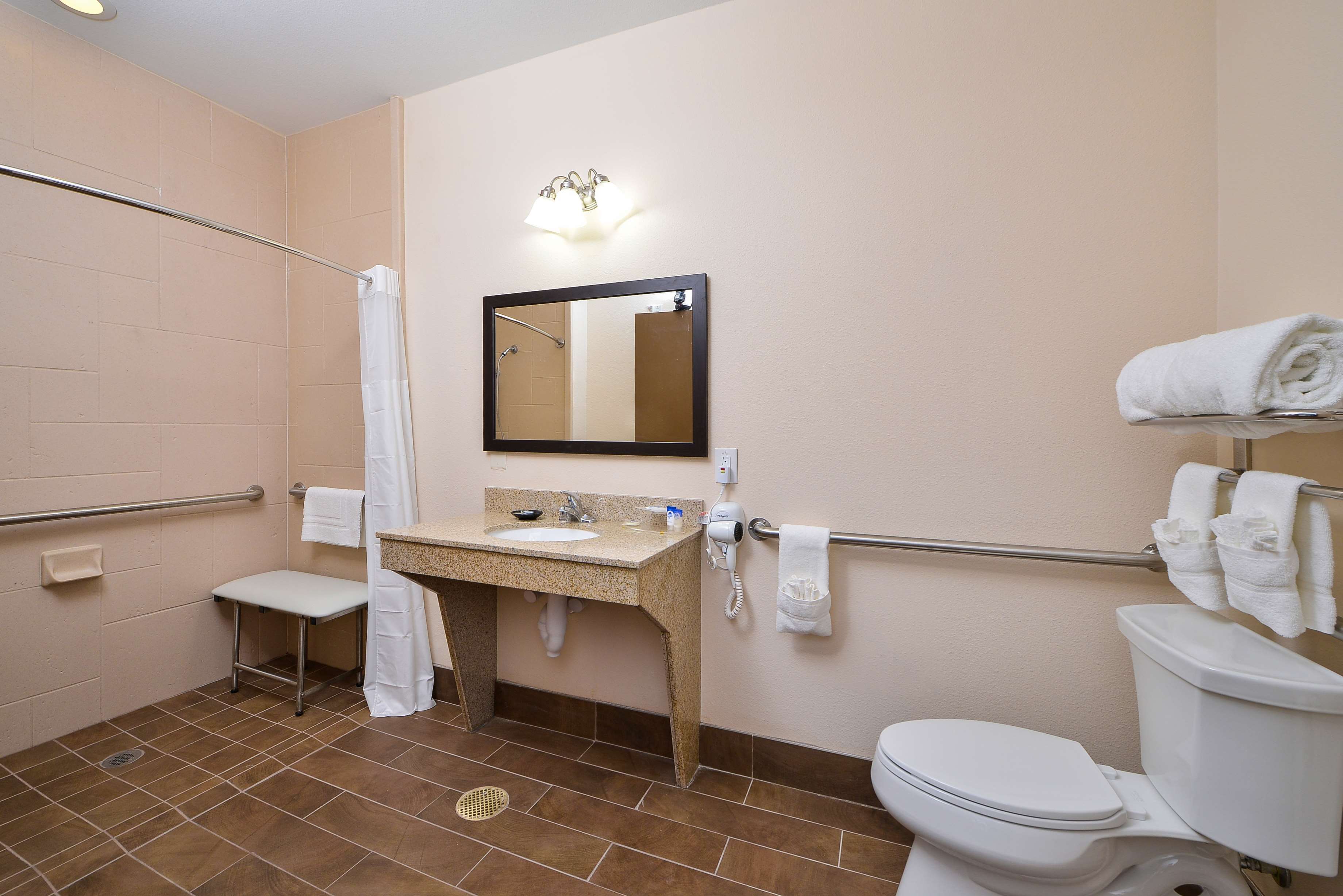 Americas Best Value Inn & Suites