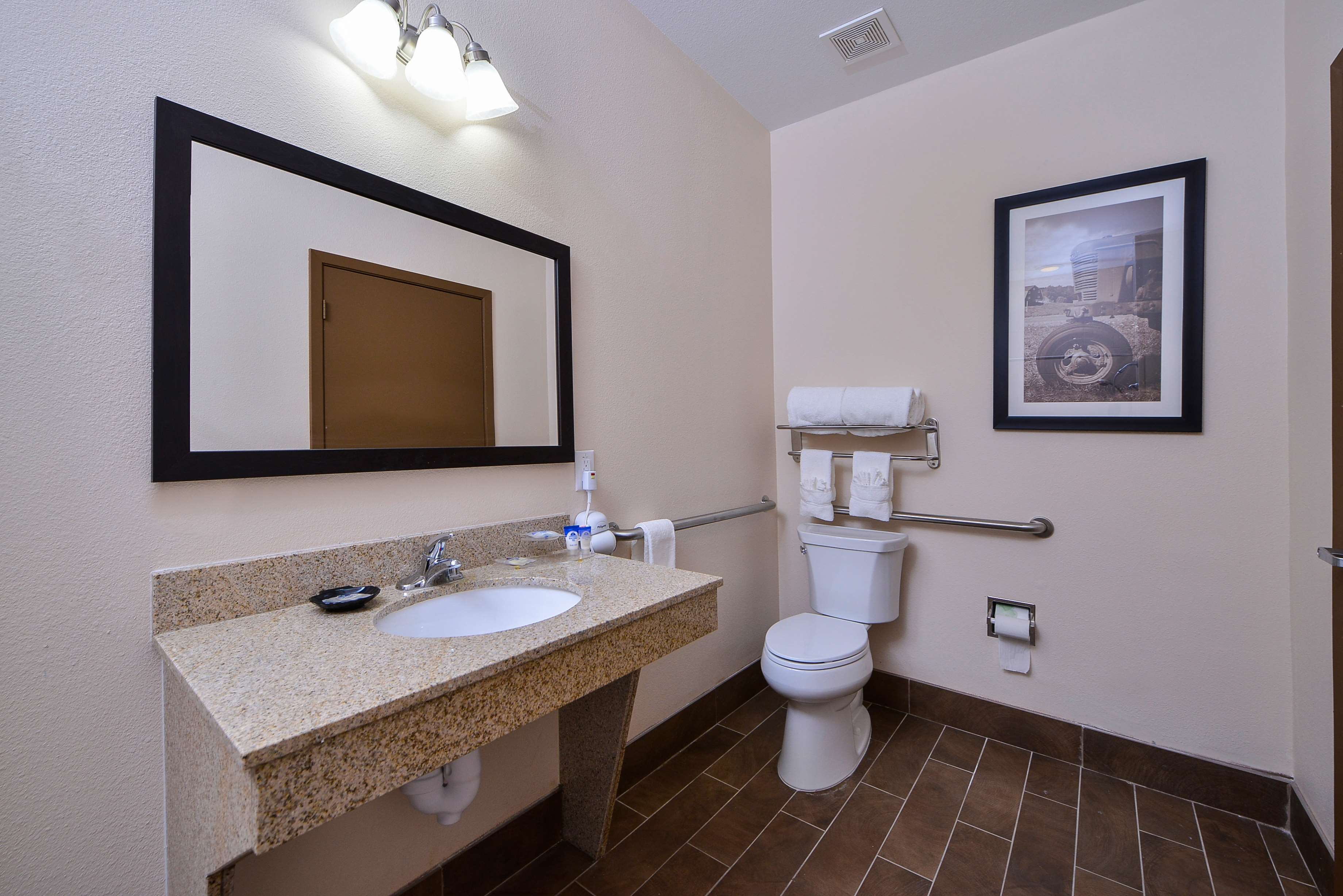 Americas Best Value Inn & Suites