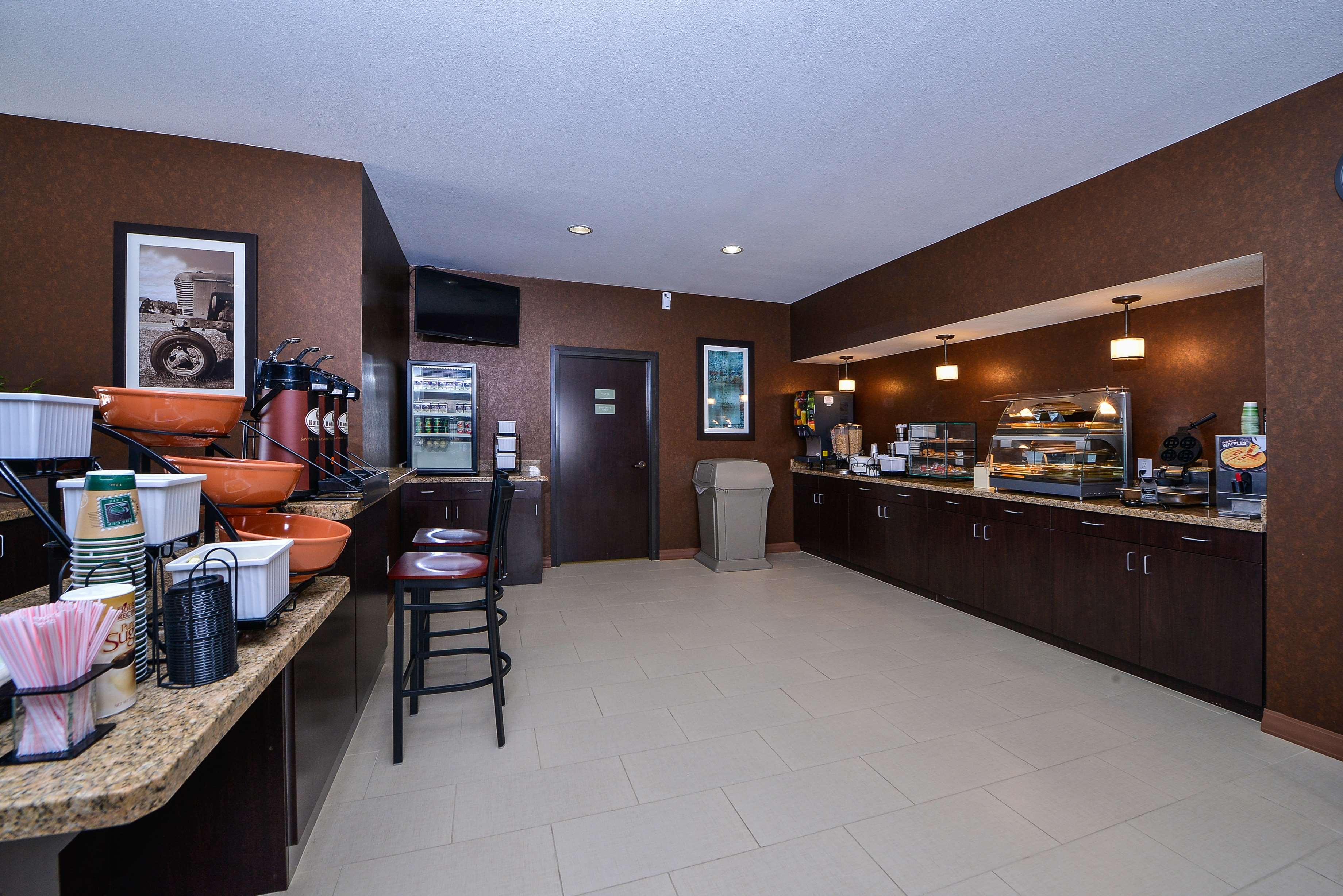 Americas Best Value Inn & Suites