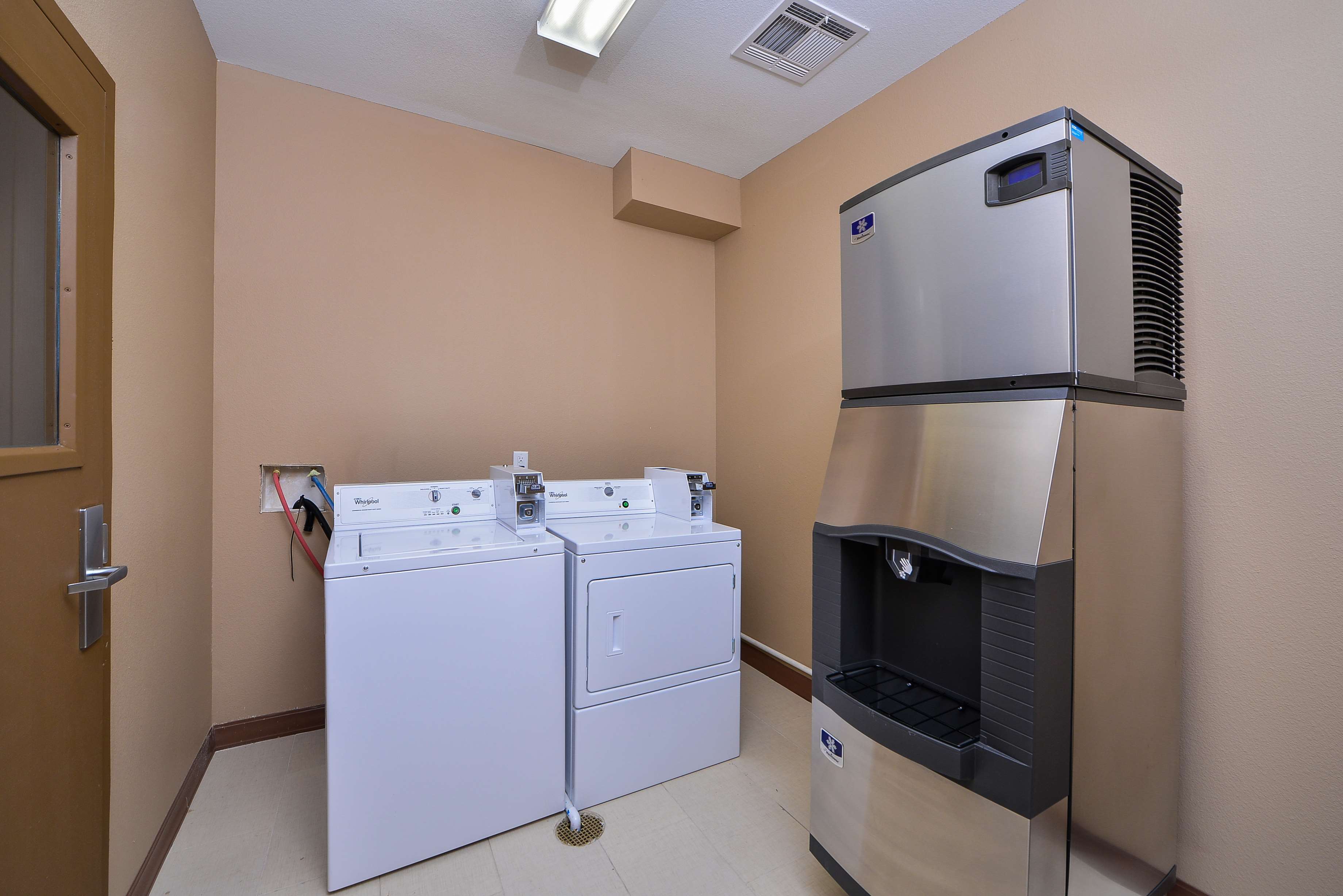 Americas Best Value Inn & Suites