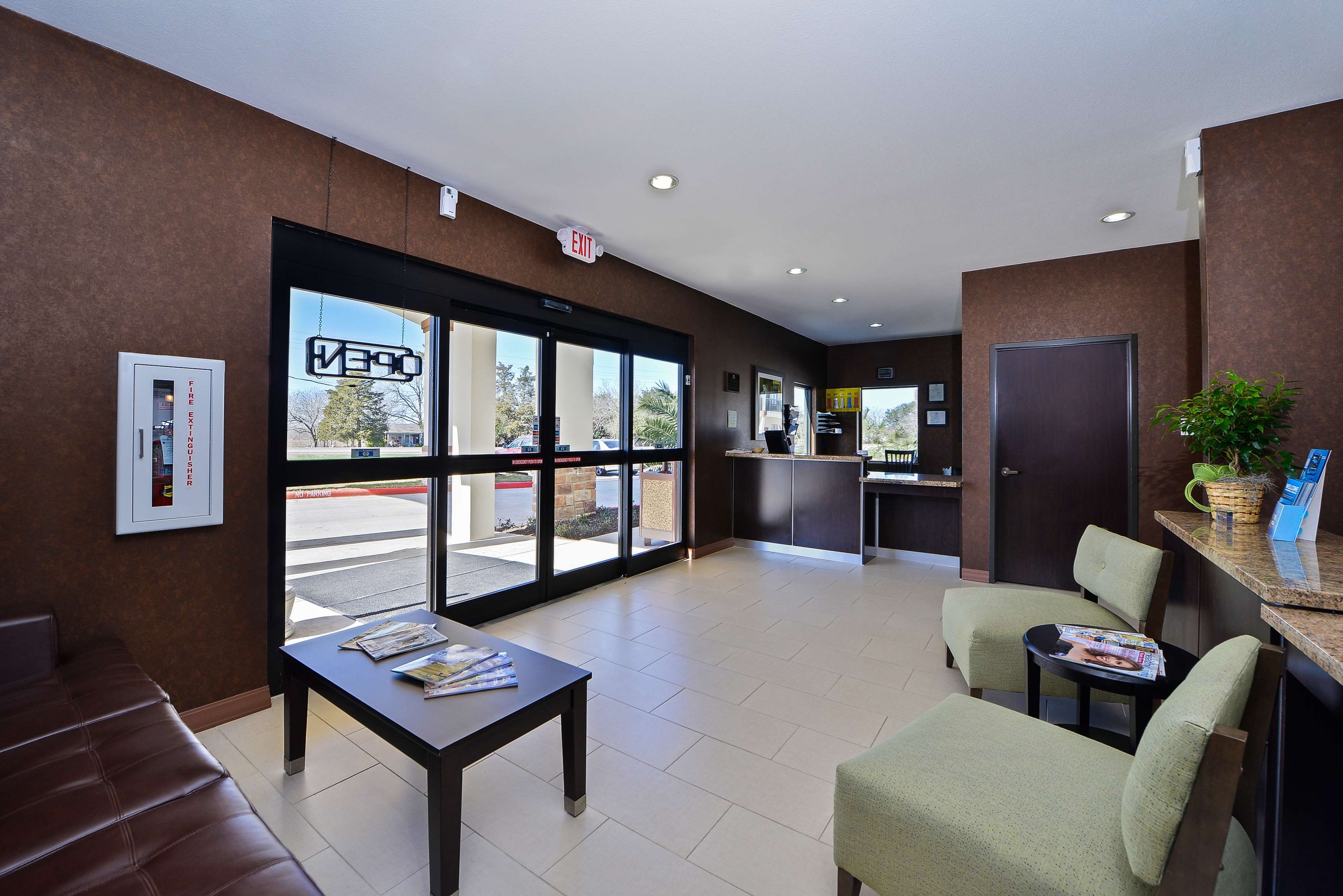Americas Best Value Inn & Suites