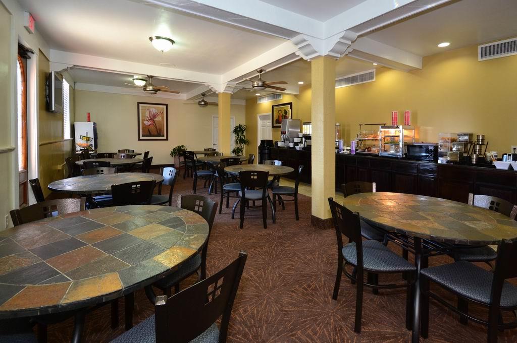 Motel 6 Dallas, TX – Downtown