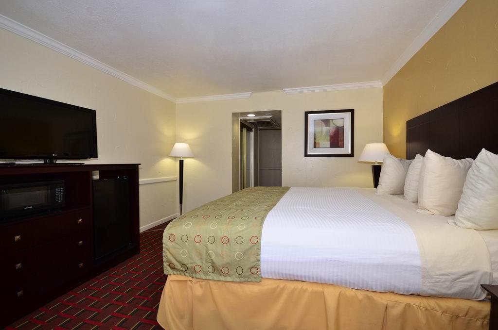 Motel 6 Dallas, TX – Downtown