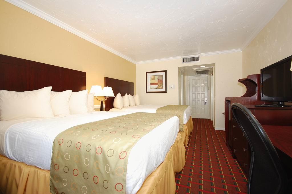 Motel 6 Dallas, TX – Downtown