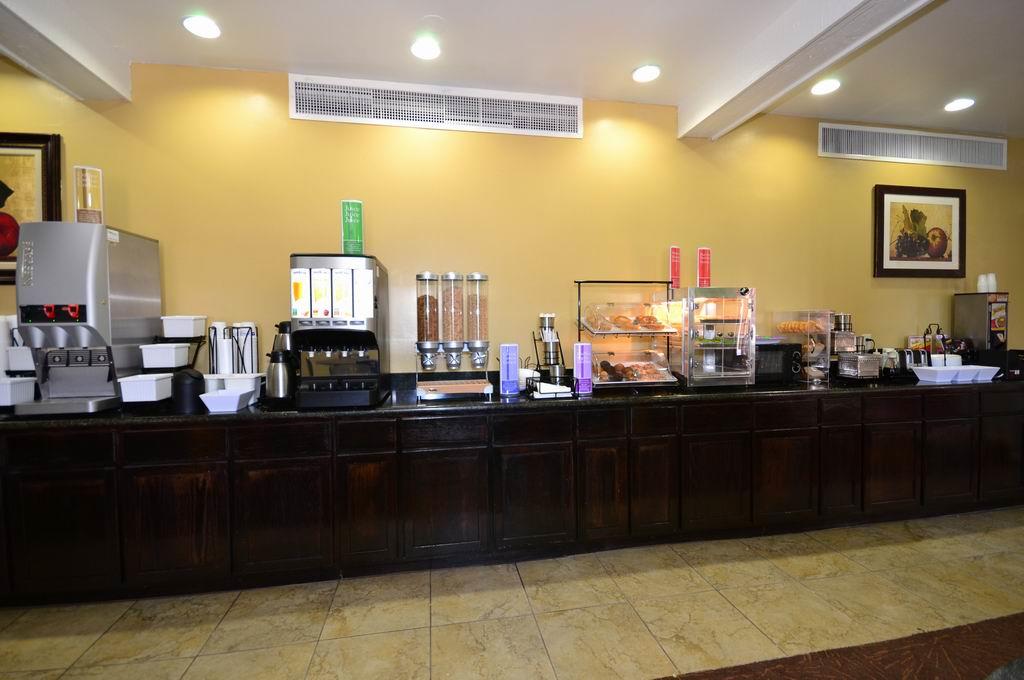 Motel 6 Dallas, TX – Downtown
