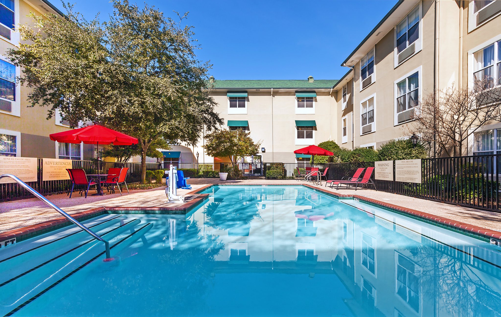 Candlewood Suites Dallas Market Center-Love Field
