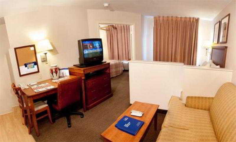 Candlewood Suites Dallas Market Center-Love Field