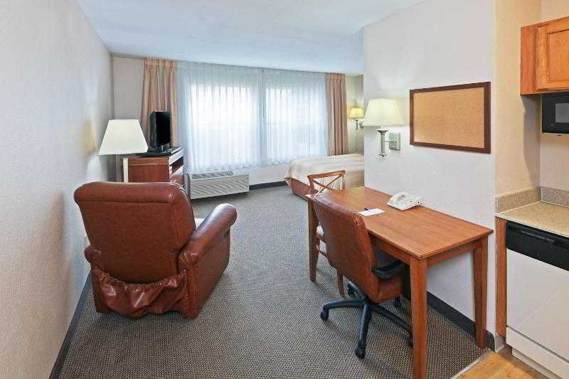 Candlewood Suites Dallas Market Center-Love Field
