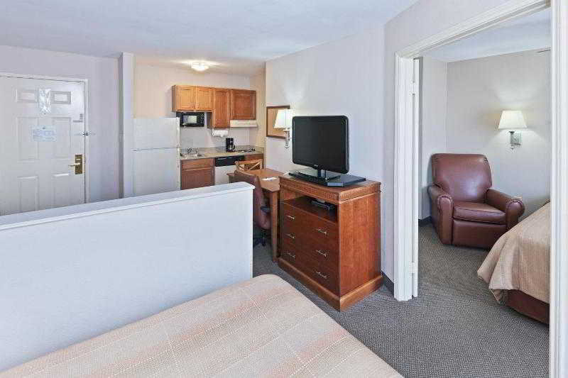 Candlewood Suites Dallas Market Center-Love Field