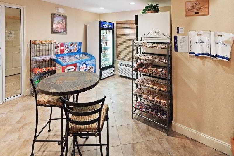 Candlewood Suites Dallas Market Center-Love Field