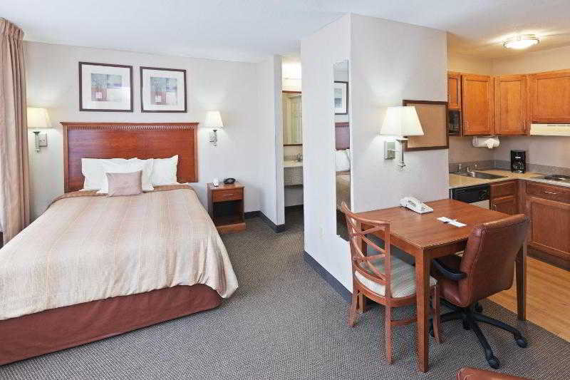 Candlewood Suites Dallas Market Center-Love Field