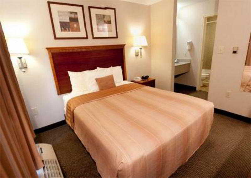 Candlewood Suites Dallas Market Center-Love Field