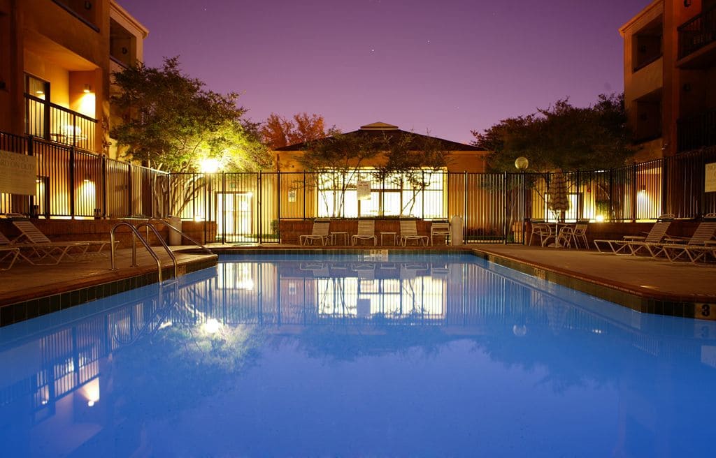 Super 8 by Wyndham Dallas Love Field Airport