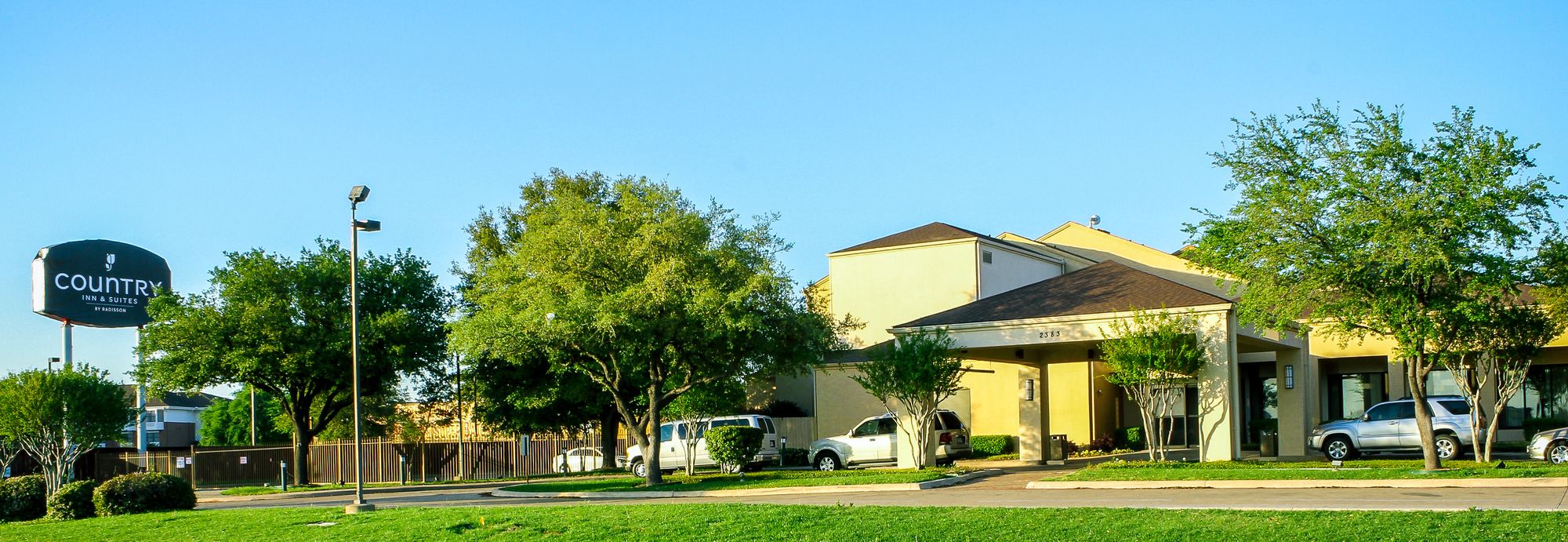 Super 8 by Wyndham Dallas Love Field Airport