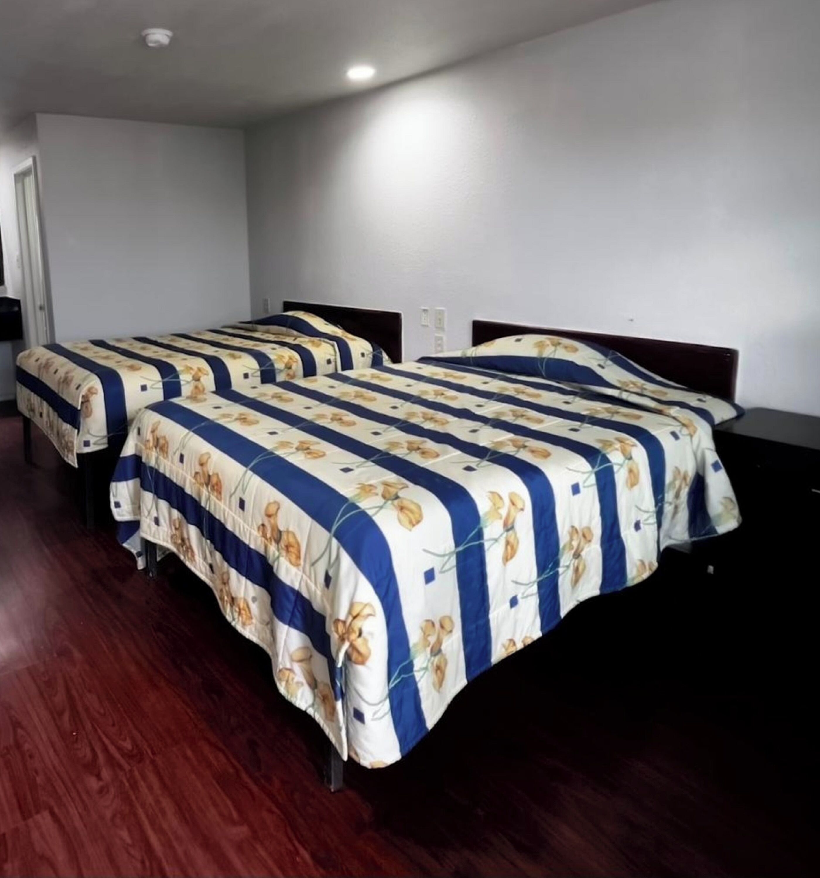 Deluxe Inn Motel By OYO Grand Prairie Interstate 30