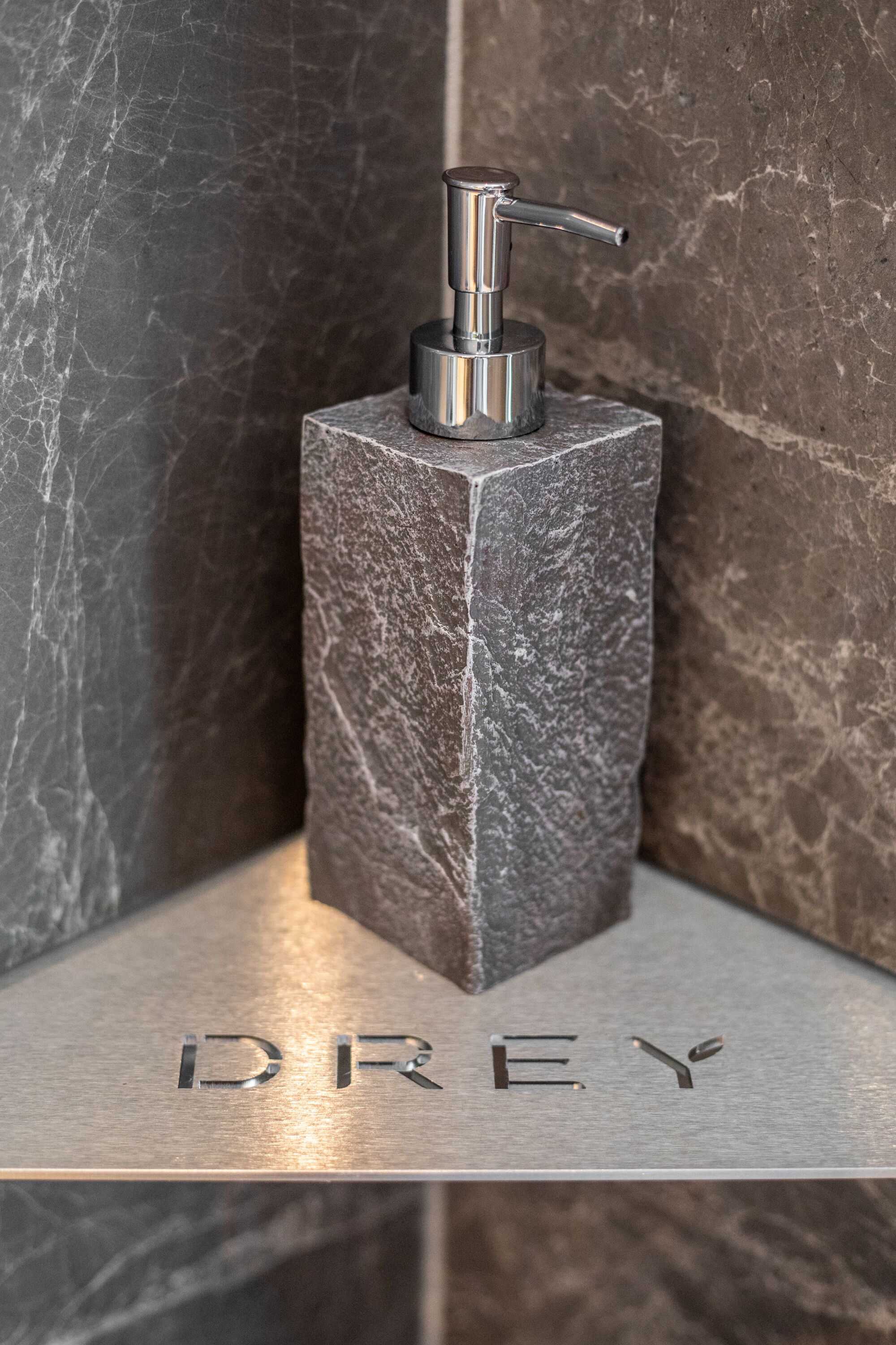 Drey Hotel