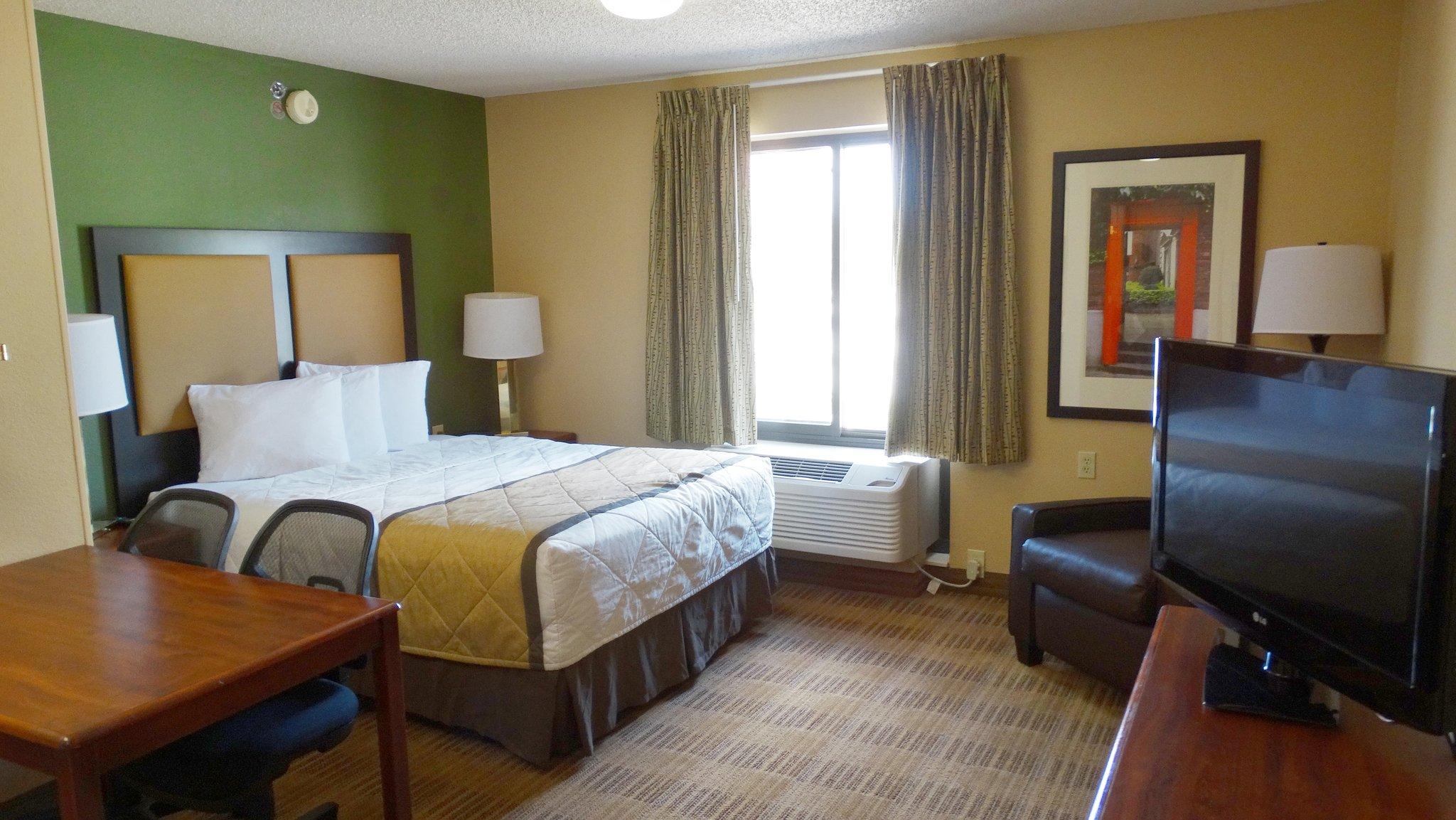 Spark by Hilton Dallas Market Center