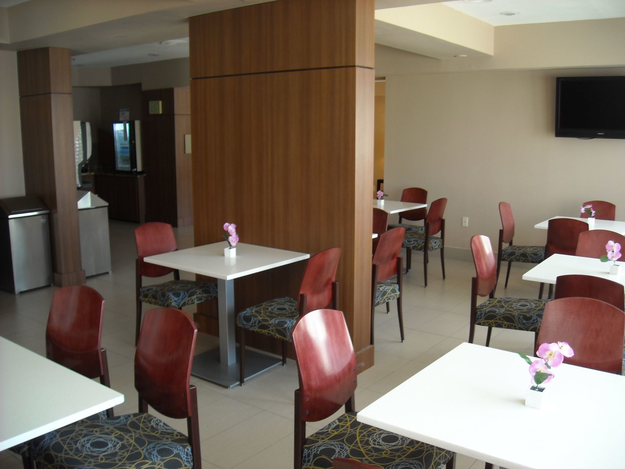 Holiday Inn Express & Suites Dallas Park Central Northeast