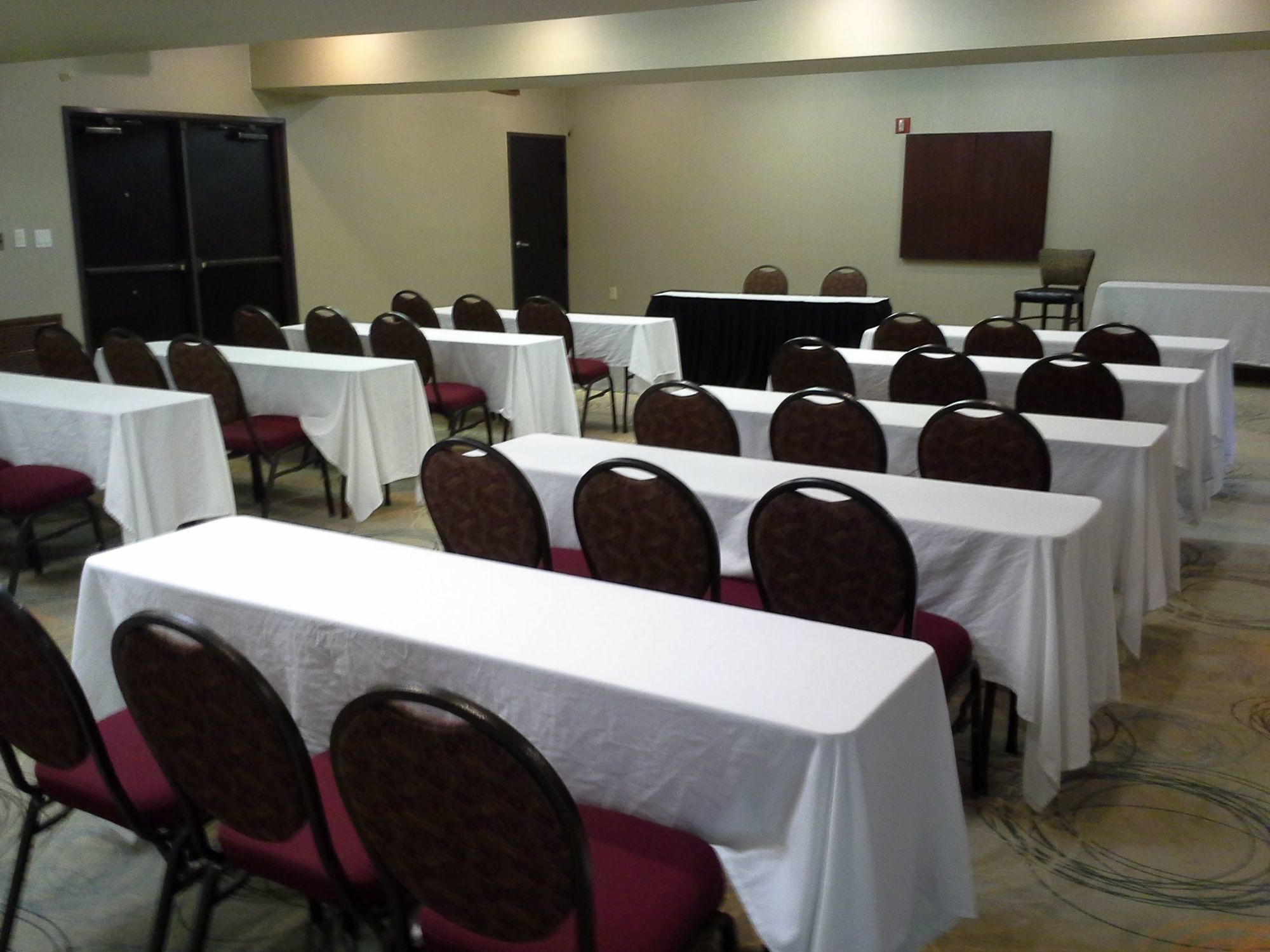 Holiday Inn Express & Suites Dallas Park Central Northeast
