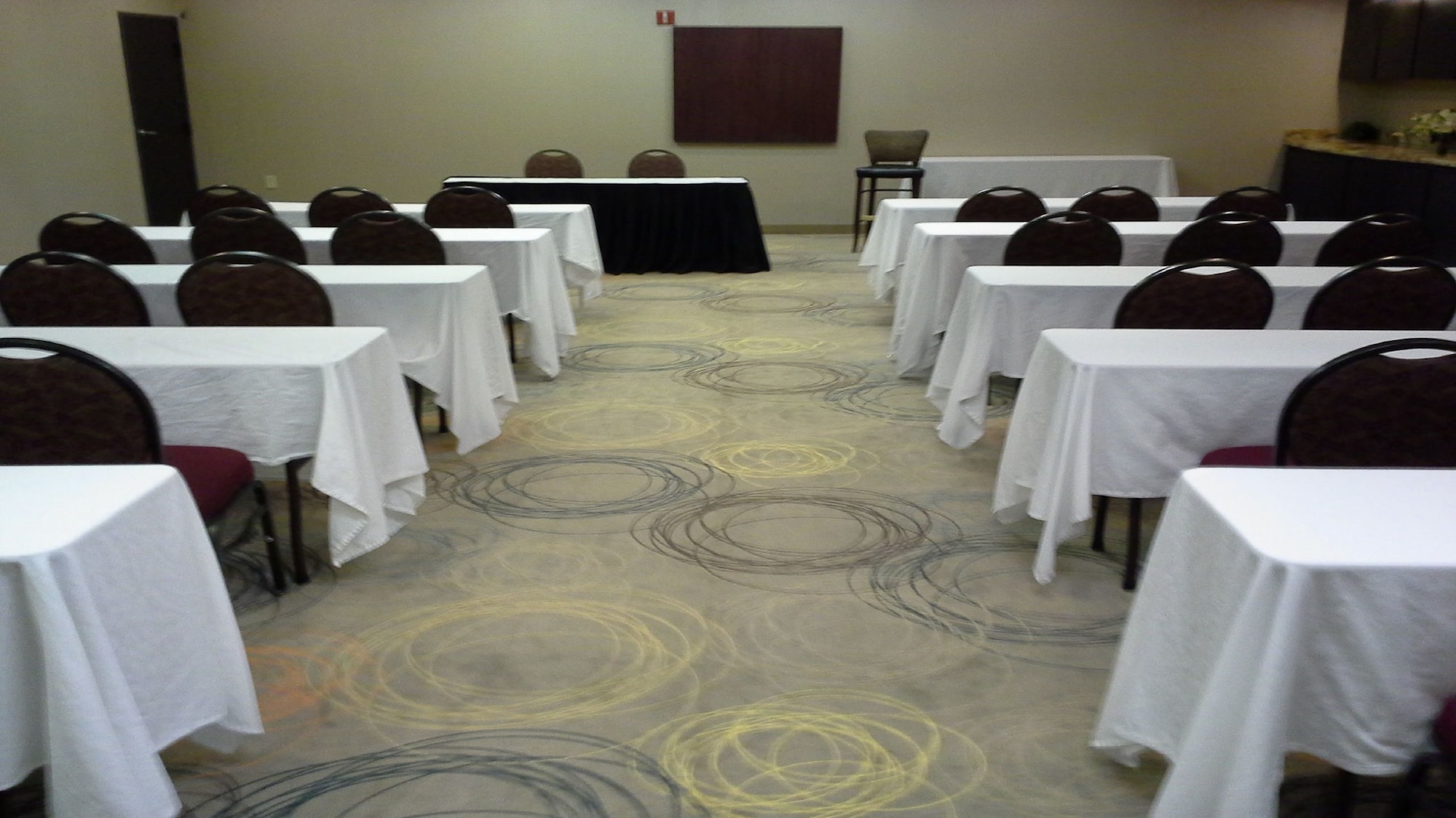 Holiday Inn Express & Suites Dallas Park Central Northeast