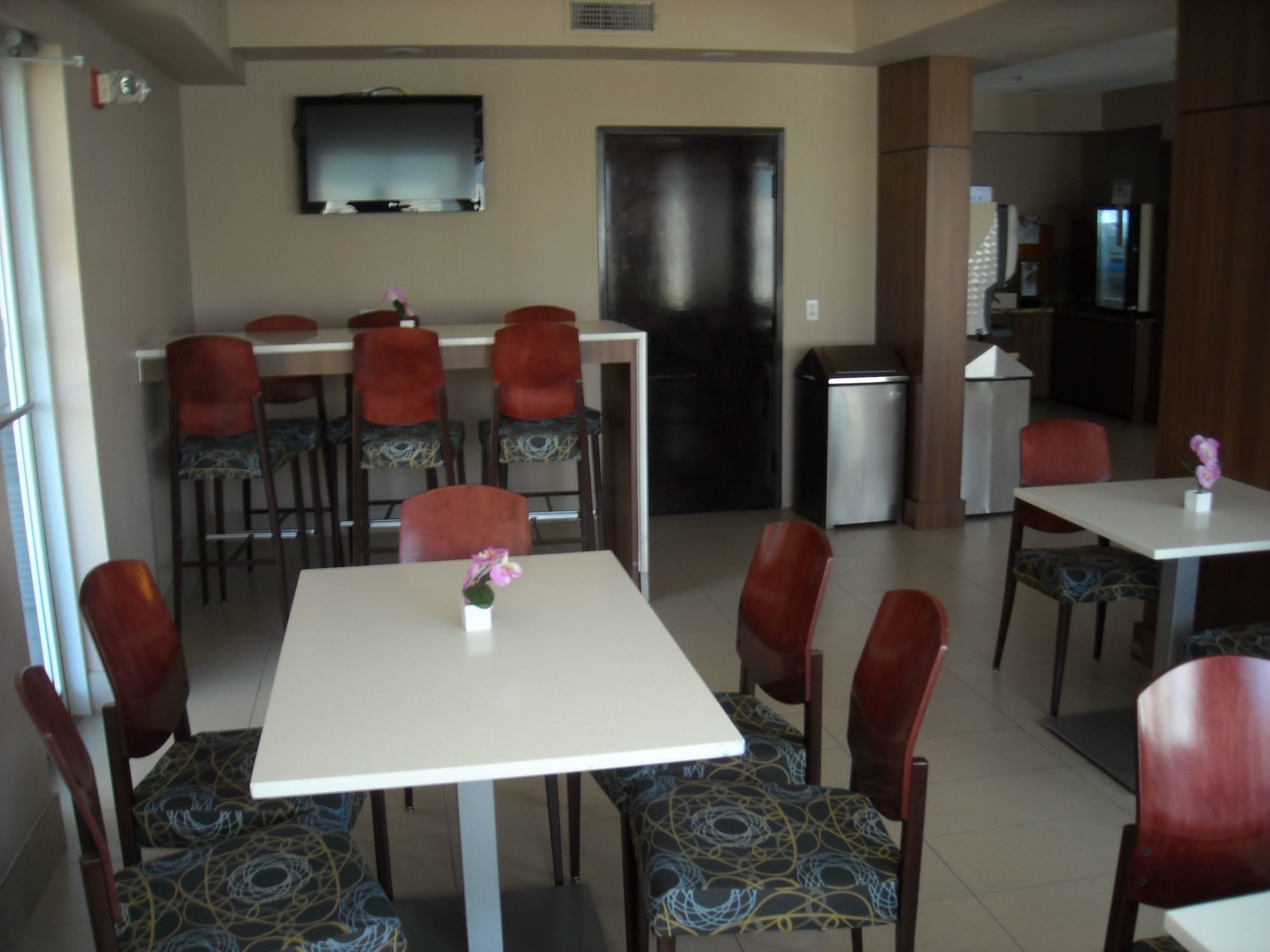 Holiday Inn Express & Suites Dallas Park Central Northeast