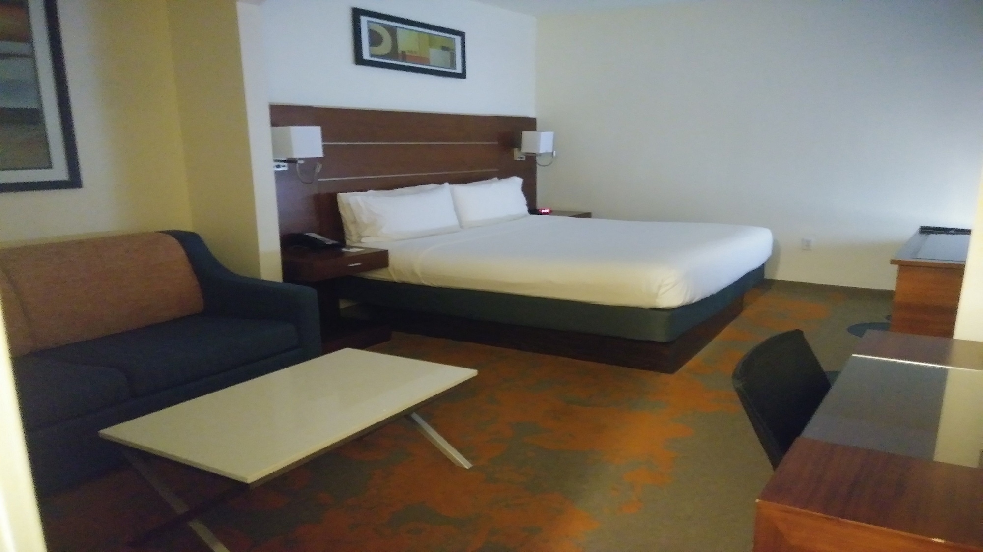 Holiday Inn Express & Suites Dallas Park Central Northeast