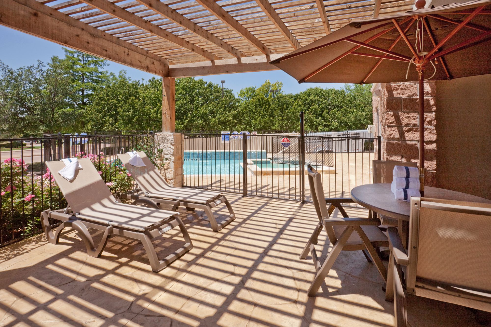 Holiday Inn Express & Suites Dallas Park Central Northeast