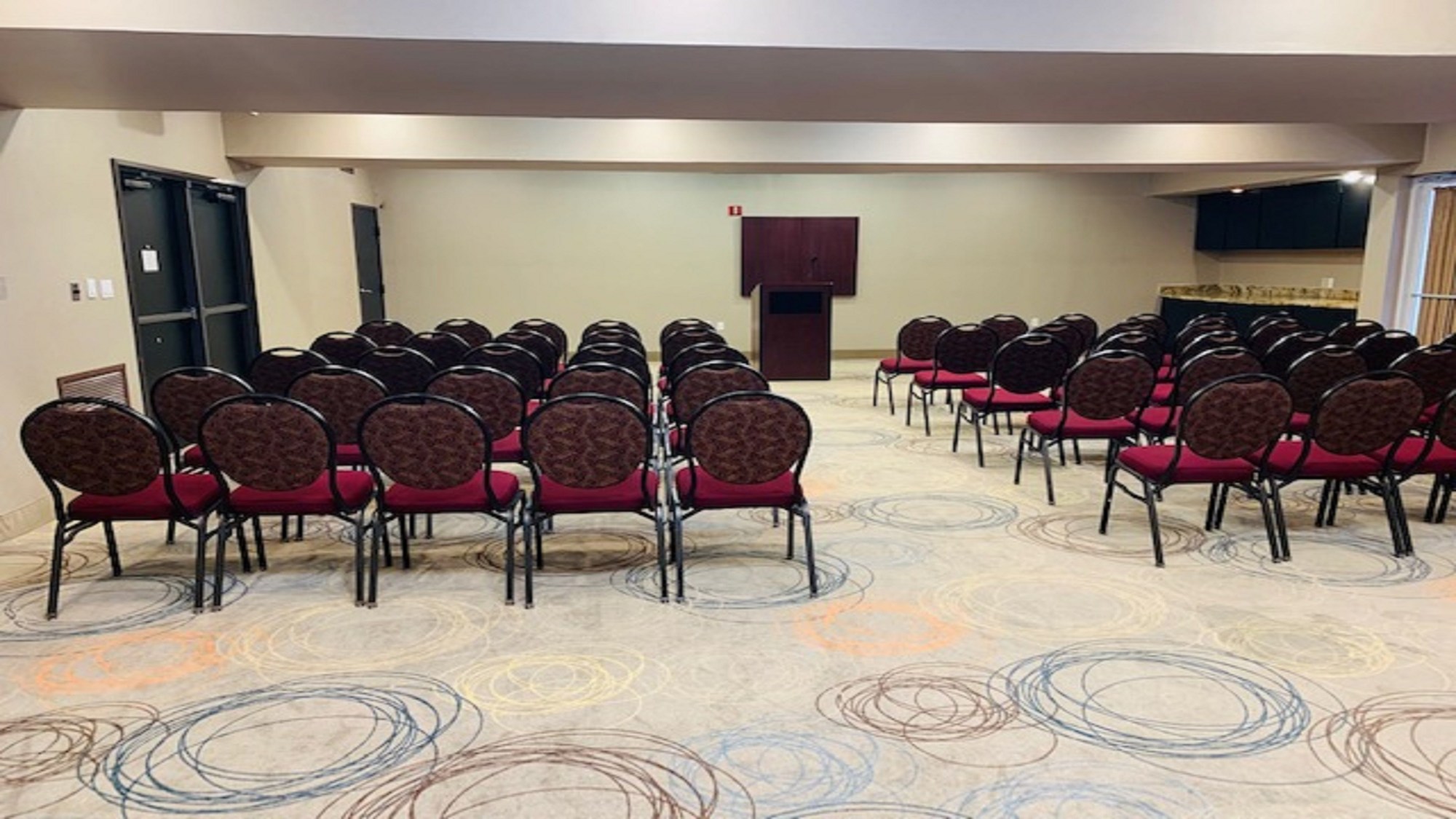Holiday Inn Express & Suites Dallas Park Central Northeast
