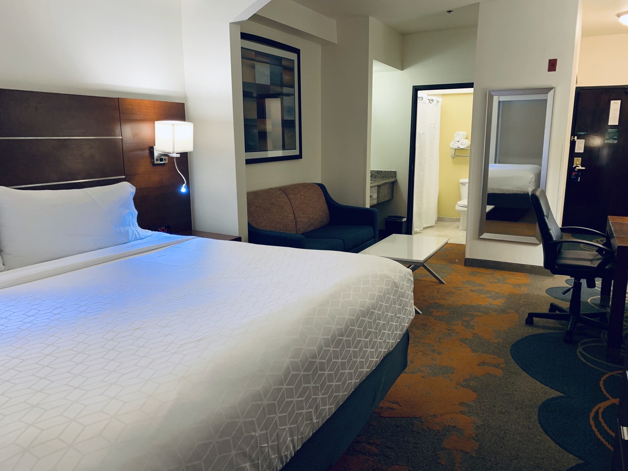 Holiday Inn Express & Suites Dallas Park Central Northeast