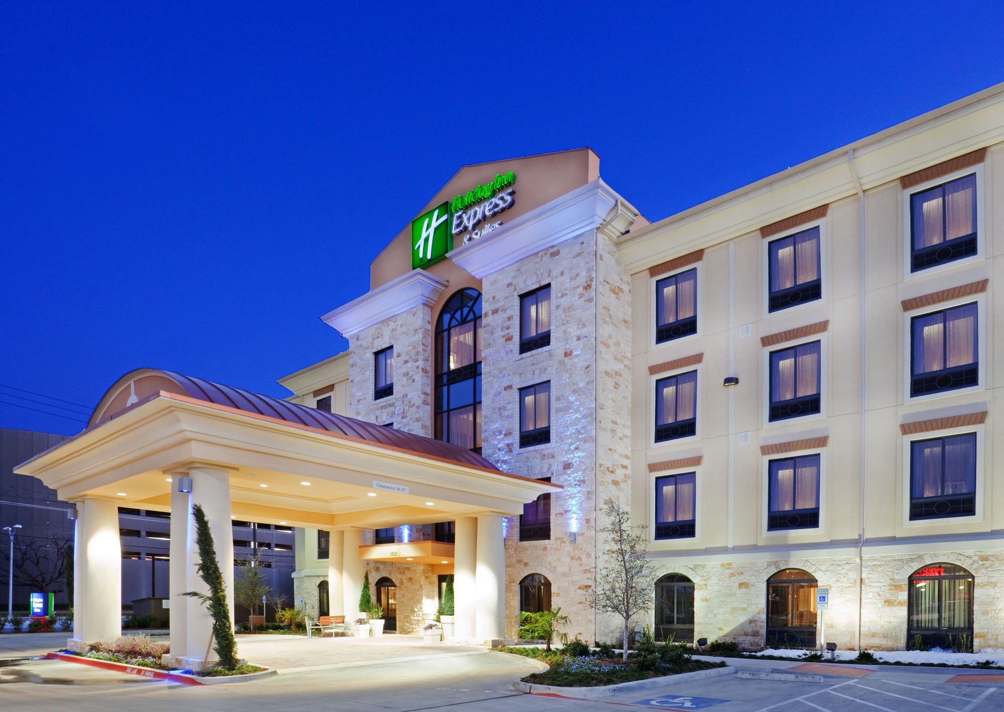 Comfort Inn & Suites Dallas Medical-Market Center