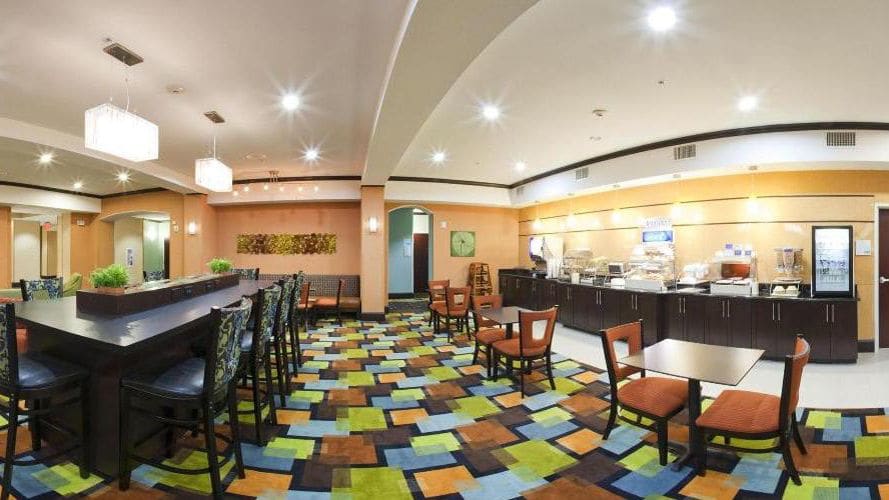 Holiday Inn Express Hotel & Suites Dallas West