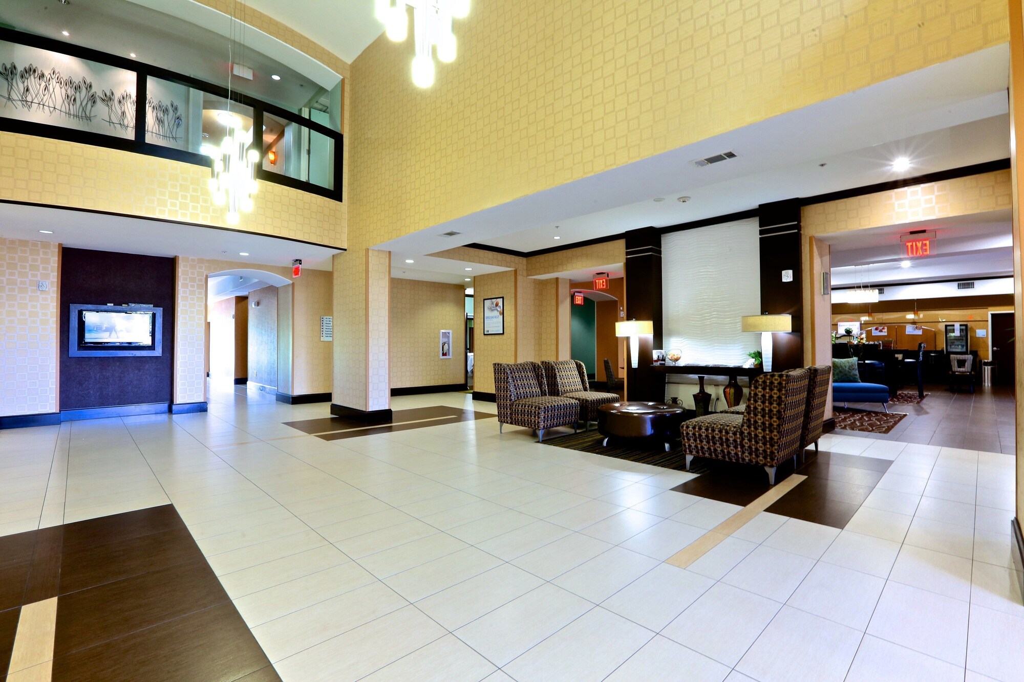 Holiday Inn Express Hotel & Suites Dallas West