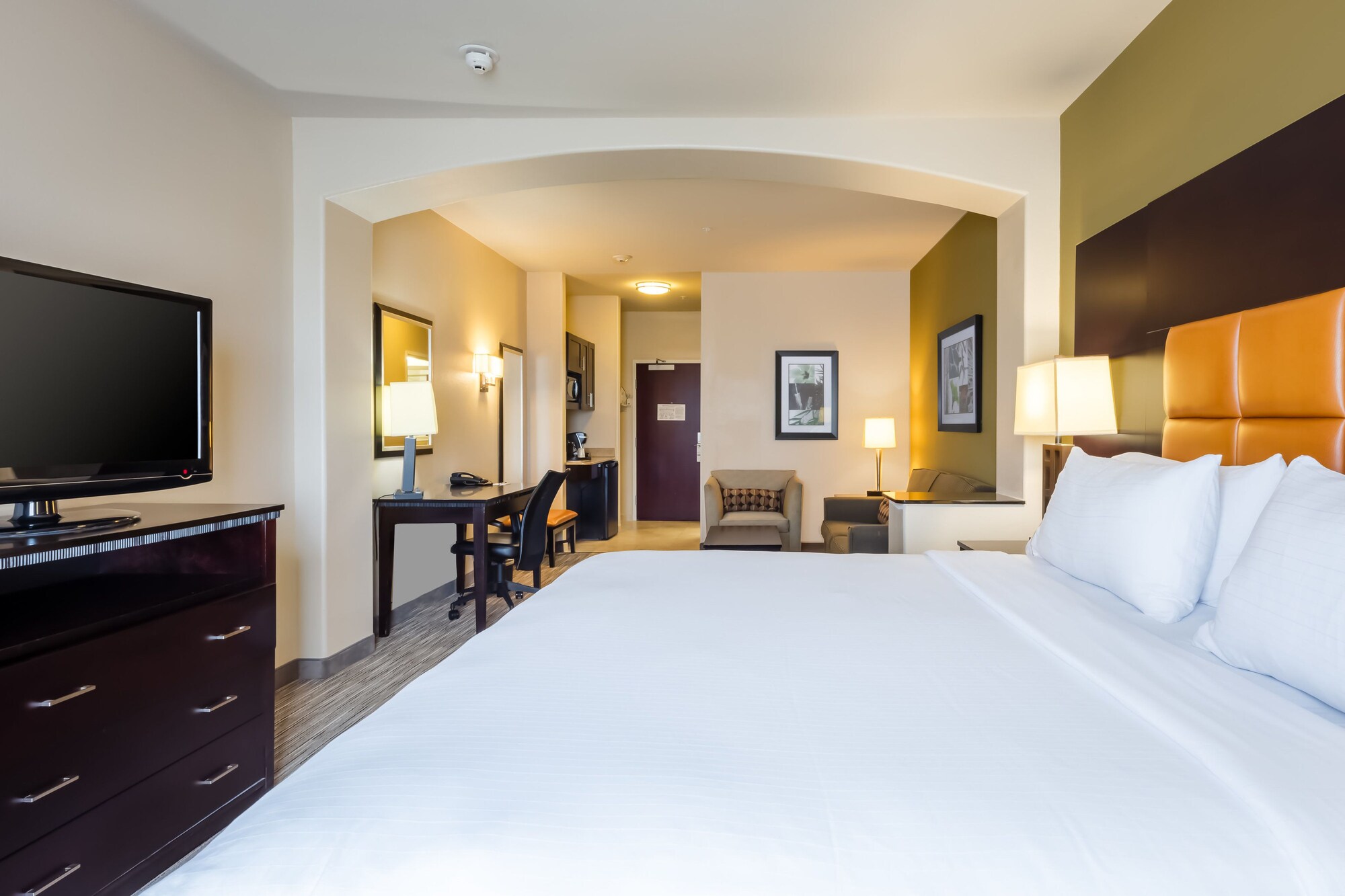 Holiday Inn Express Hotel & Suites Dallas West