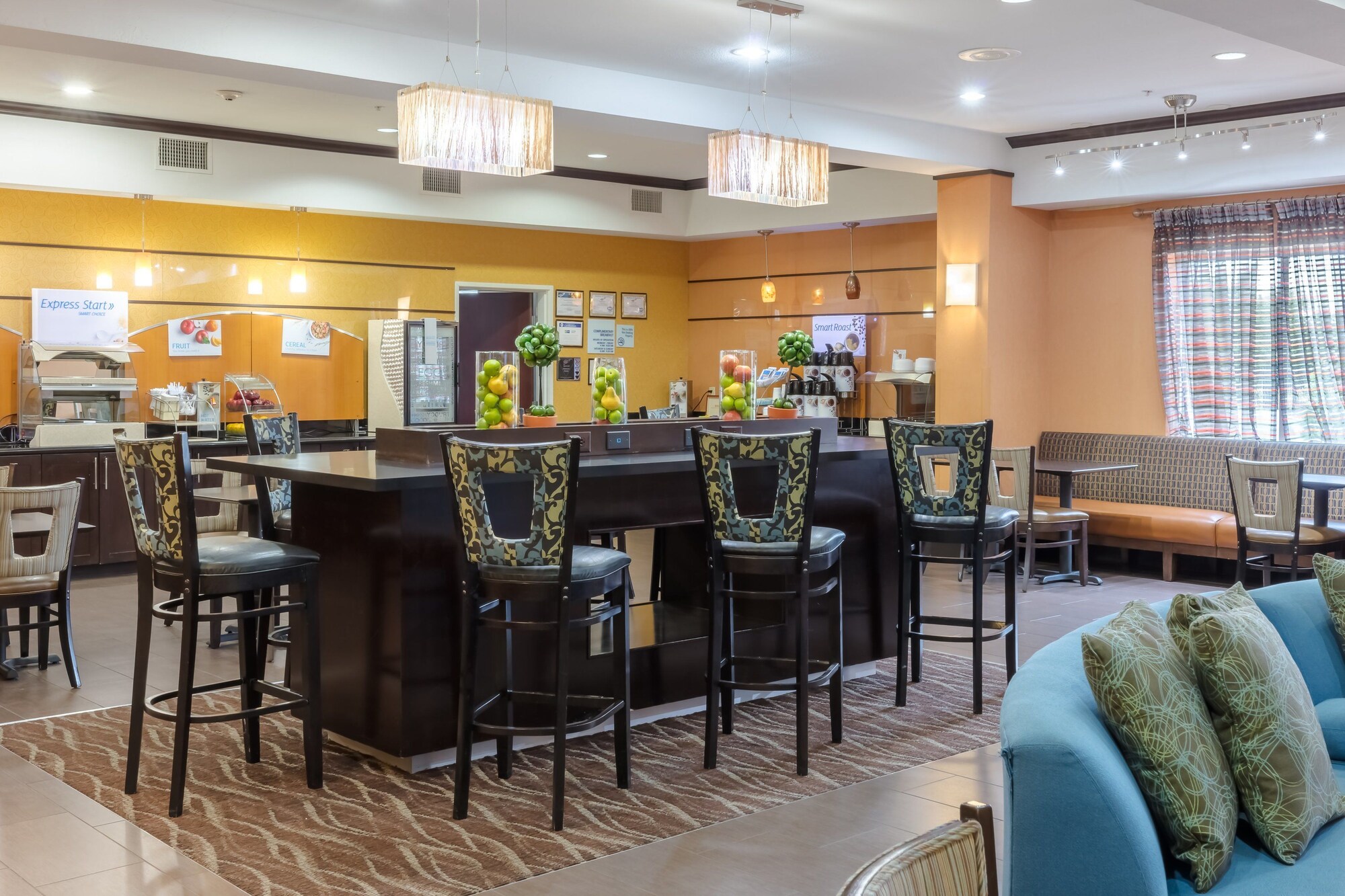 Holiday Inn Express Hotel & Suites Dallas West